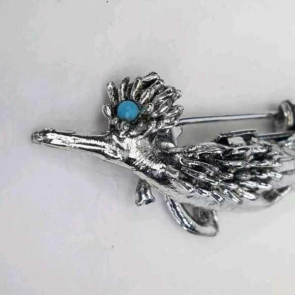 ROADRUNNER Pin Bird Brooch Blue Eye Unsigned Silver Tone Metal Lapel Hat Vintage - Picture 2 of 10